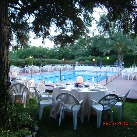 Hotel Garden Terni Exteriör bild